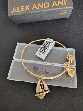Alex and Ani Sailboat bangle  ⛵    #838